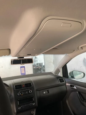 VW Touran 1.6 TDI, снимка 5 - Автомобили и джипове - 53604872