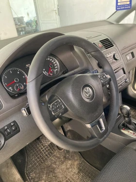 VW Touran 1.6 TDI, снимка 6 - Автомобили и джипове - 53604872