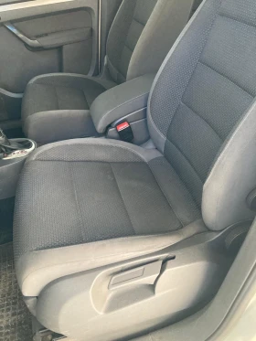 VW Touran 1.6 TDI, снимка 12 - Автомобили и джипове - 53604872