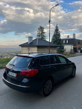 Opel Astra Sports Tourer 88хиляди километра! - 6200 € / 12126.15 лв. - 51380249 4
