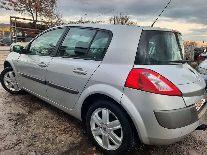 Renault Megane 1.6 Бензин КЛИМАТРОН, снимка 5 - Автомобили и джипове - 43078224