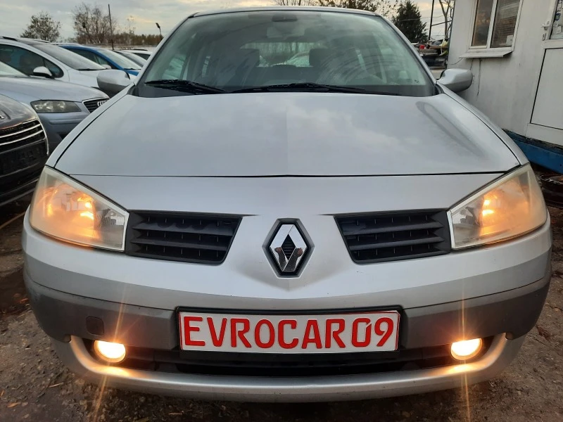 Renault Megane 1.6 Бензин КЛИМАТРОН, снимка 6 - Автомобили и джипове - 43078224