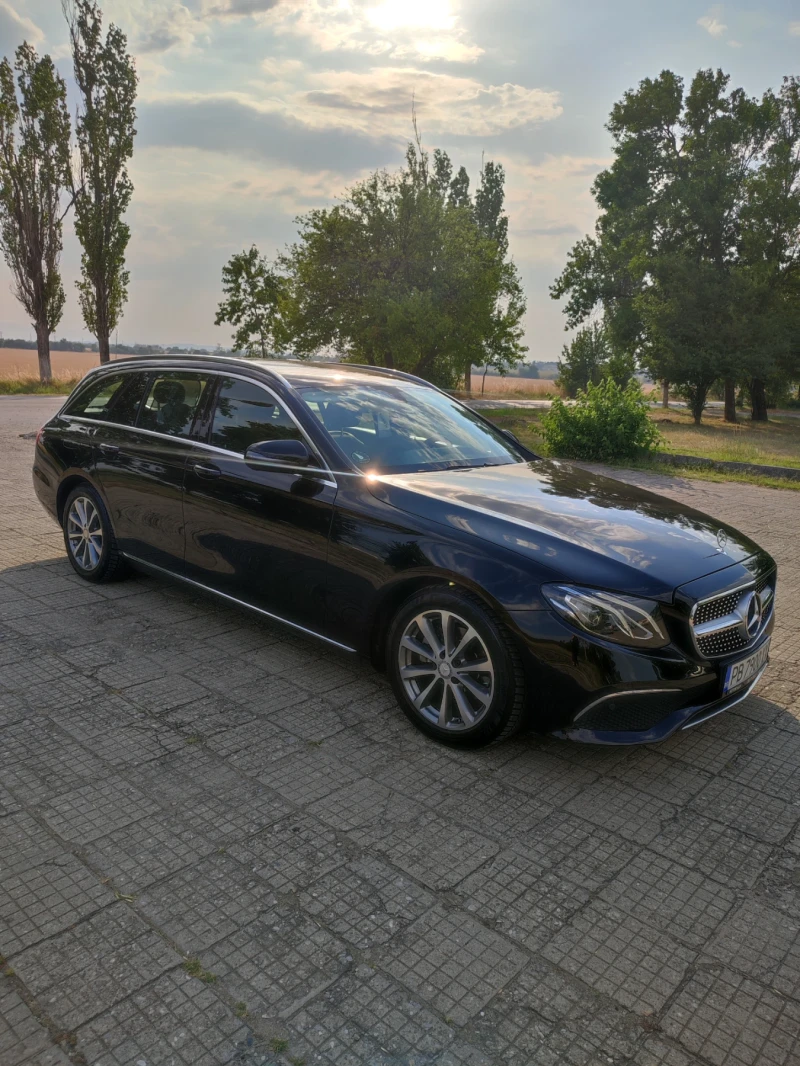 Mercedes-Benz E 220 9G TRONIC NAVI AMBIENT BURMESTER, снимка 2 - Автомобили и джипове - 47074600