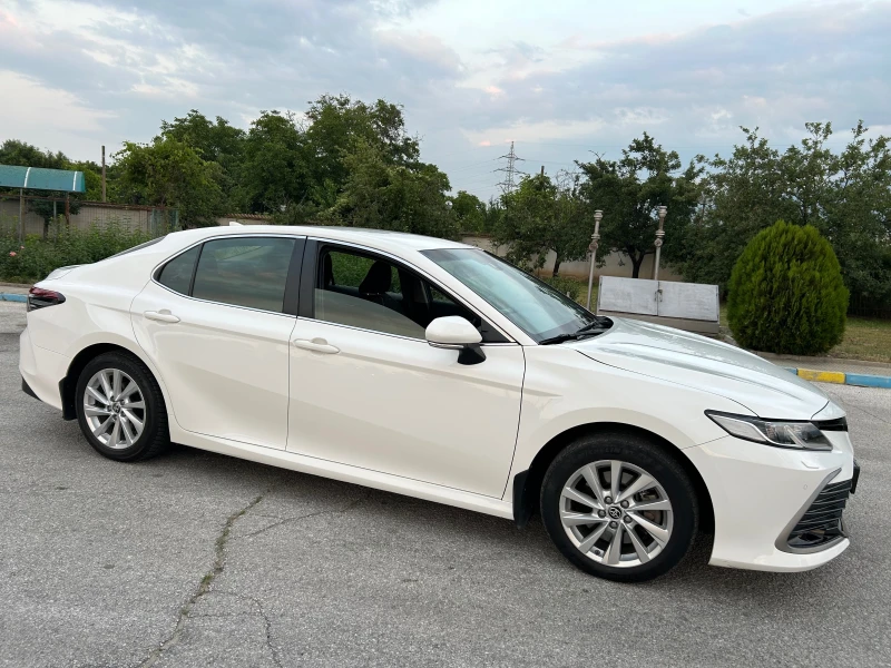 Toyota Camry 2.5i HYBRID, снимка 4 - Автомобили и джипове - 50664932