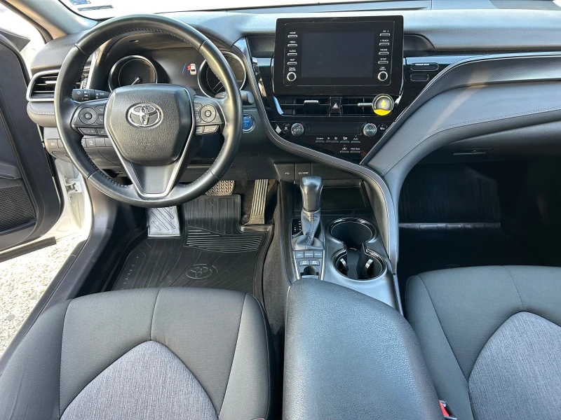 Toyota Camry 2.5i HYBRID, снимка 8 - Автомобили и джипове - 50664932