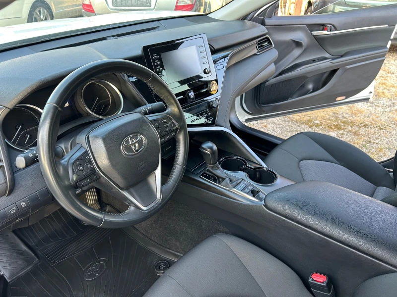 Toyota Camry 2.5i HYBRID, снимка 12 - Автомобили и джипове - 50664932