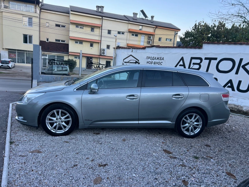 Toyota Avensis 1.8-NAVI FULL, снимка 8 - Автомобили и джипове - 52415344