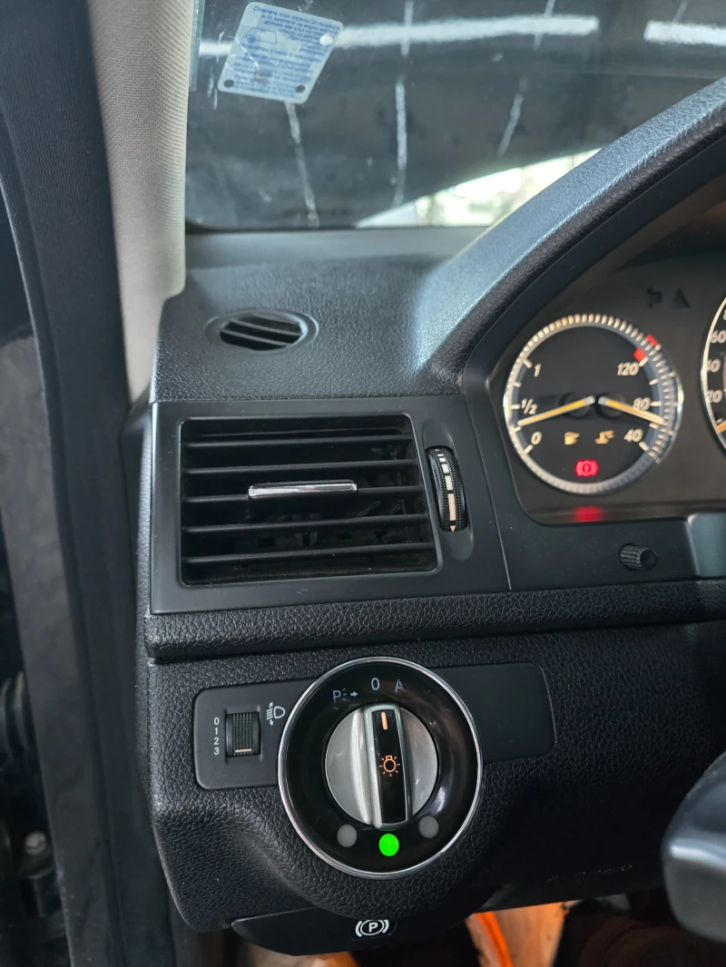 Mercedes-Benz C 200 Elegance 2.0 CDI, снимка 13 - Автомобили и джипове - 52618106