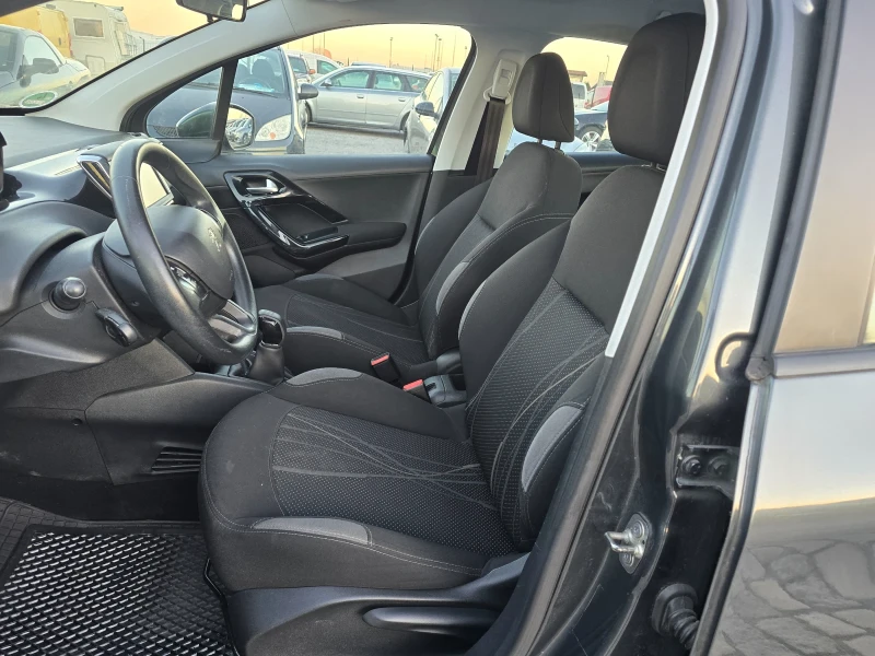 Peugeot 208 1.2i 82кс 103000 км. ЕВРО 5, снимка 11 - Автомобили и джипове - 52681275