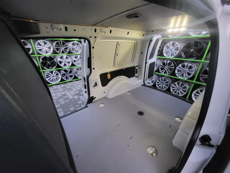 VW Caddy 2.0 TDI 102 к.с Maxi , снимка 13 - Автомобили и джипове - 52921686