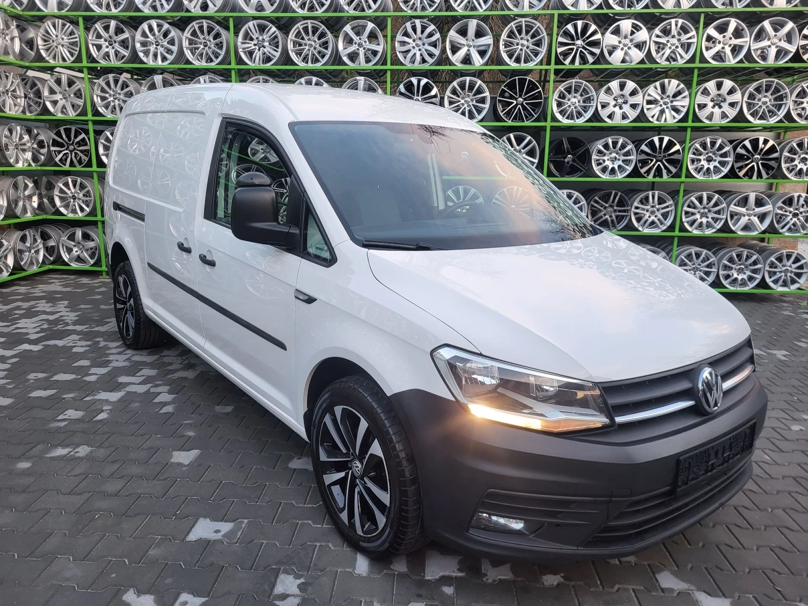 VW Caddy 2.0 TDI 102 к.с Maxi , снимка 1