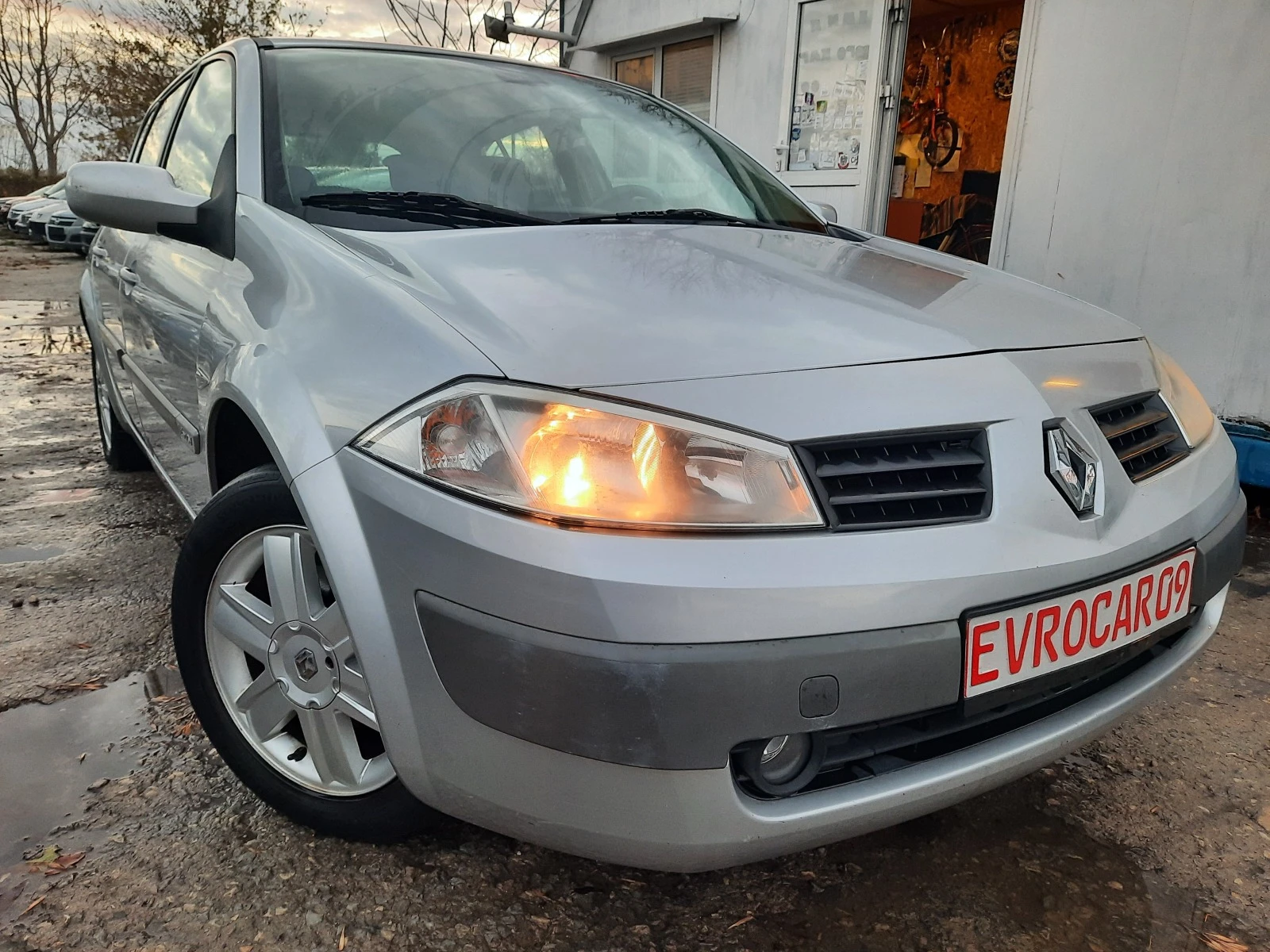 Renault Megane 1.6 Бензин КЛИМАТРОН - изображение 2