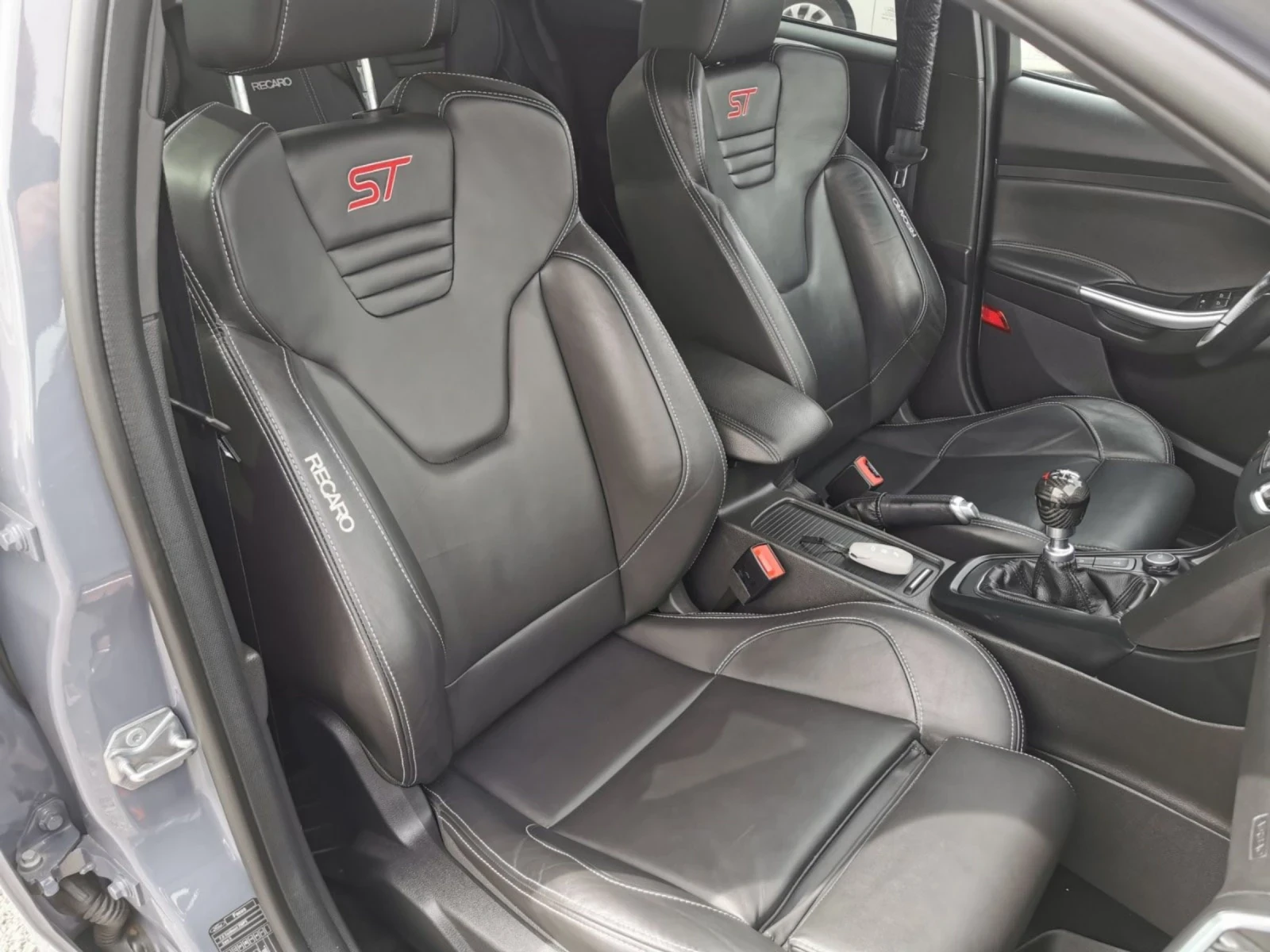 Ford Focus 2.0 ST TURBO  | Mobile.bg   14