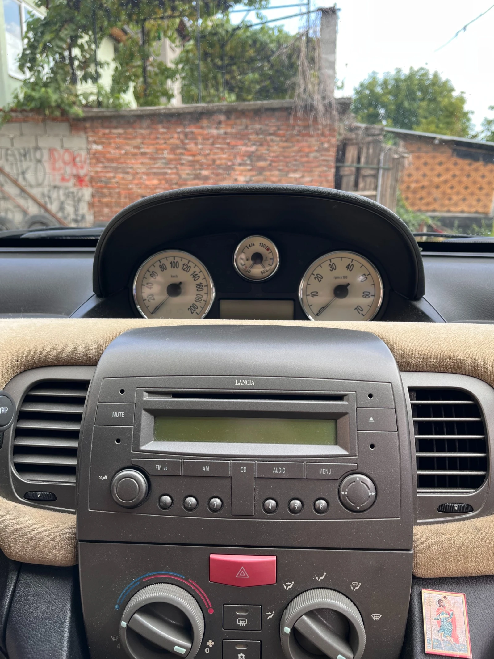 Lancia Ypsilon 1.2l - изображение 8