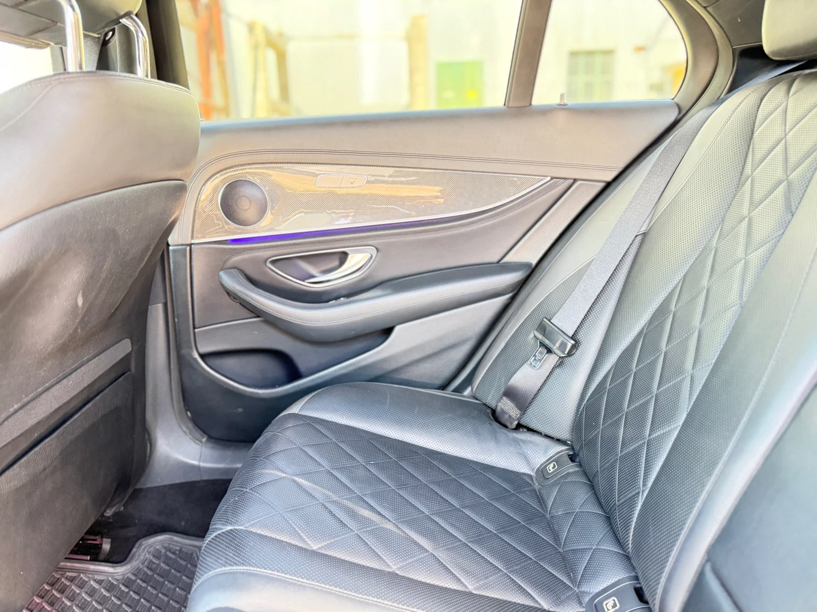 Mercedes-Benz E 220 Екстрова - изображение 10