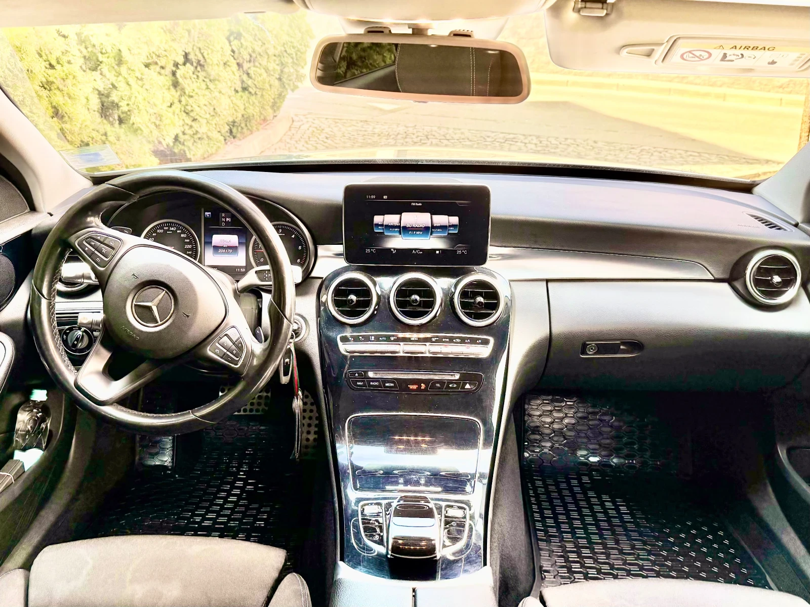 Mercedes-Benz C 250 D 4MATIC, снимка 13 - Автомобили и джипове - 53866165