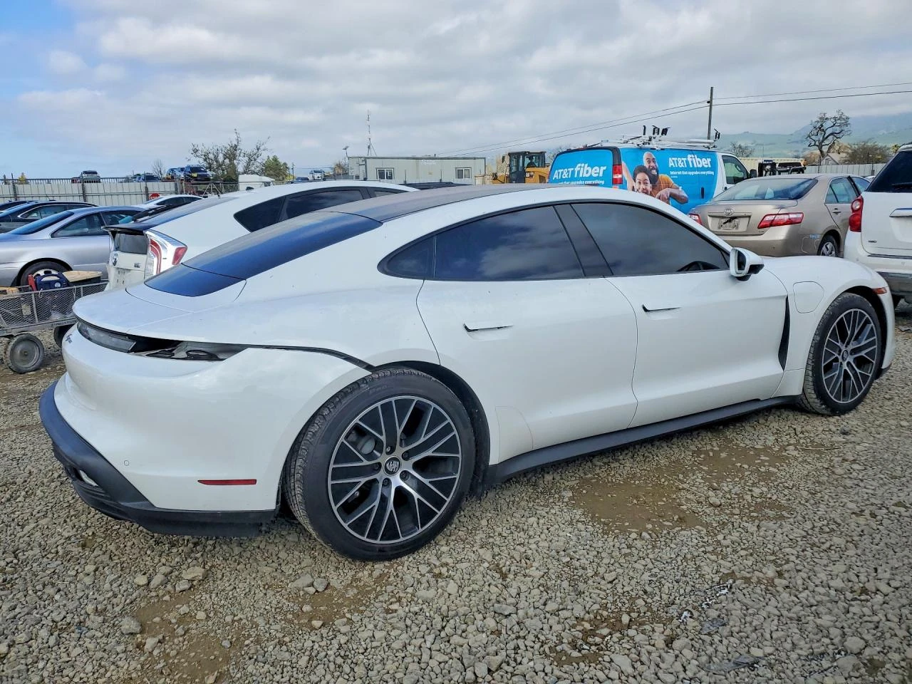 Porsche Taycan PERFORMANCE BATTERY, снимка 6 - Автомобили и джипове - 53987145