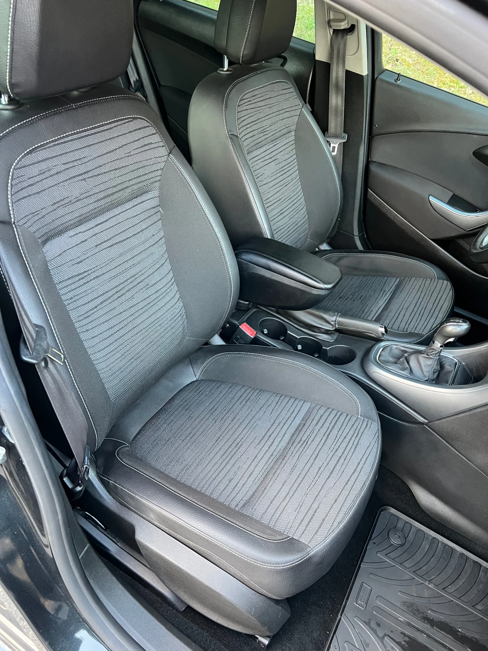 Opel Astra Sports Tourer 88хиляди километра!, снимка 13 - Автомобили и джипове - 54128905