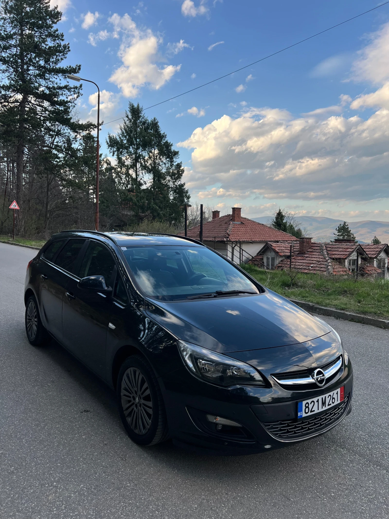 Opel Astra Sports Tourer 88хиляди километра!, снимка 3 - Автомобили и джипове - 54128905