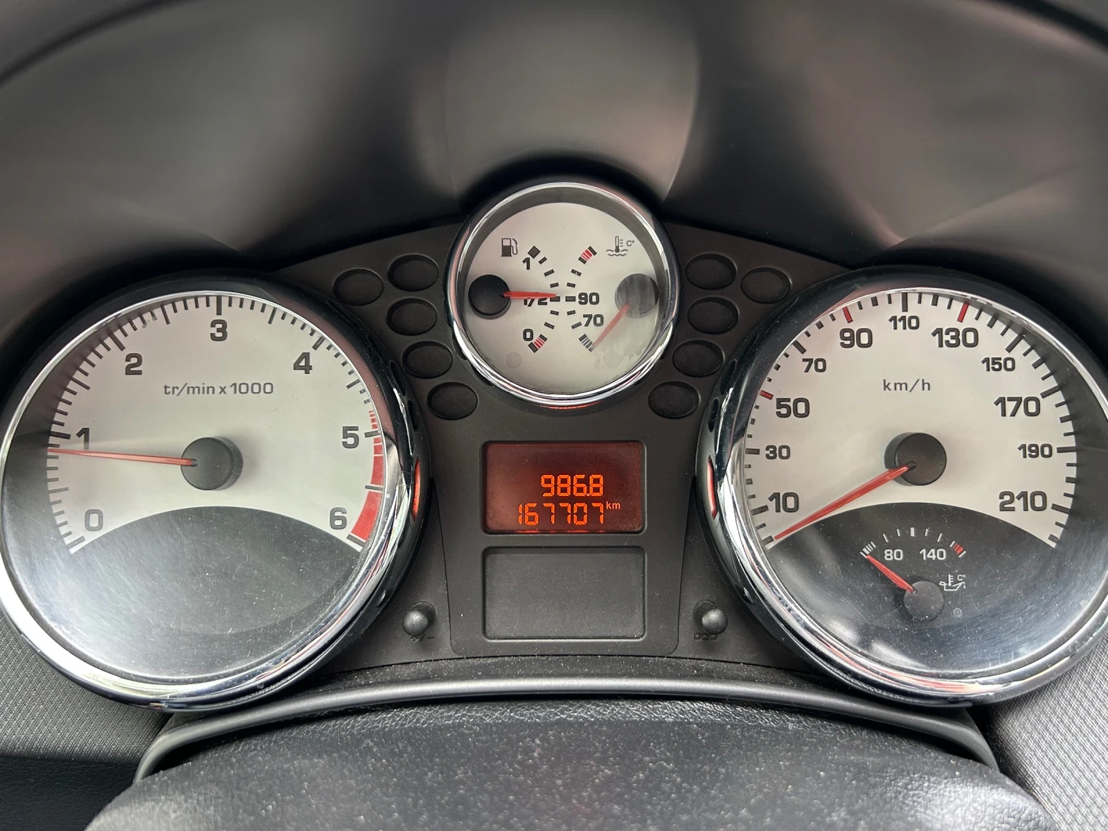 Peugeot 207 1.6 HDI, снимка 6 - Автомобили и джипове - 54193178