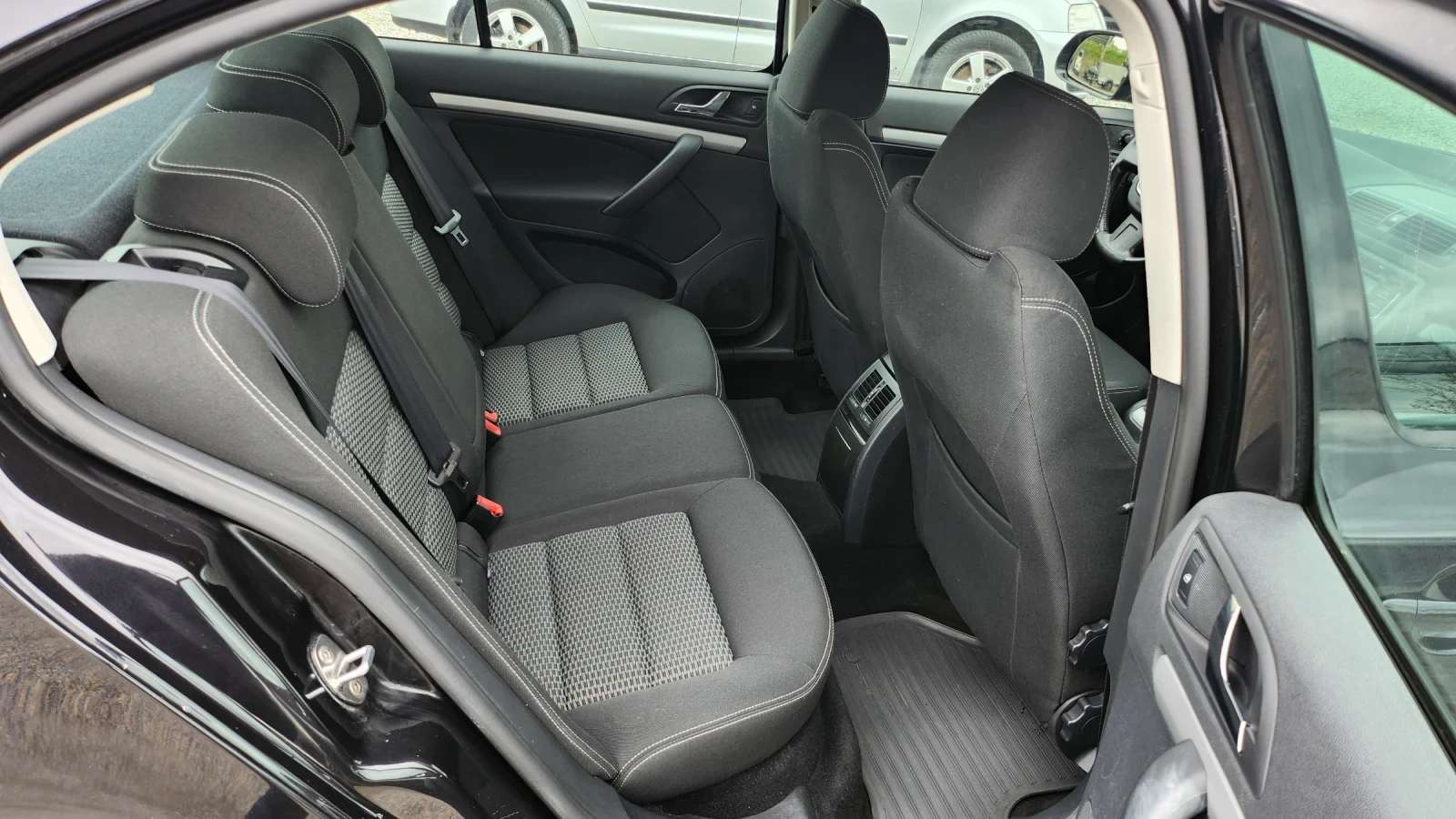 Skoda Octavia 1.9 TDI 105 коня Нави, снимка 11 - Автомобили и джипове - 54249065