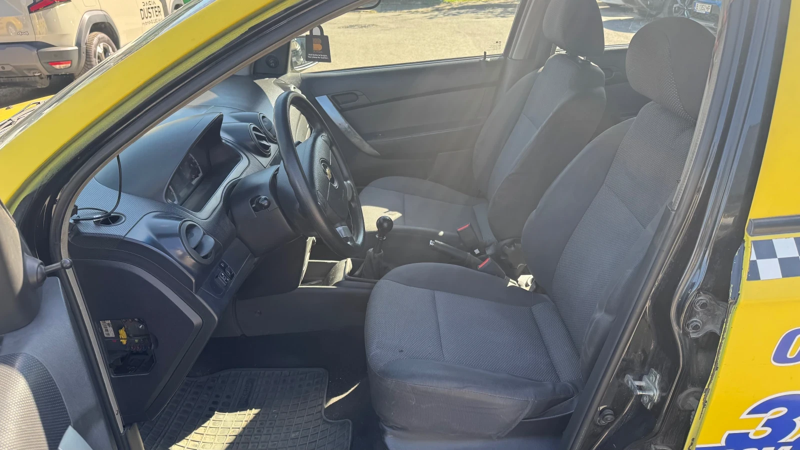 Chevrolet Aveo, снимка 8 - Автомобили и джипове - 54345313