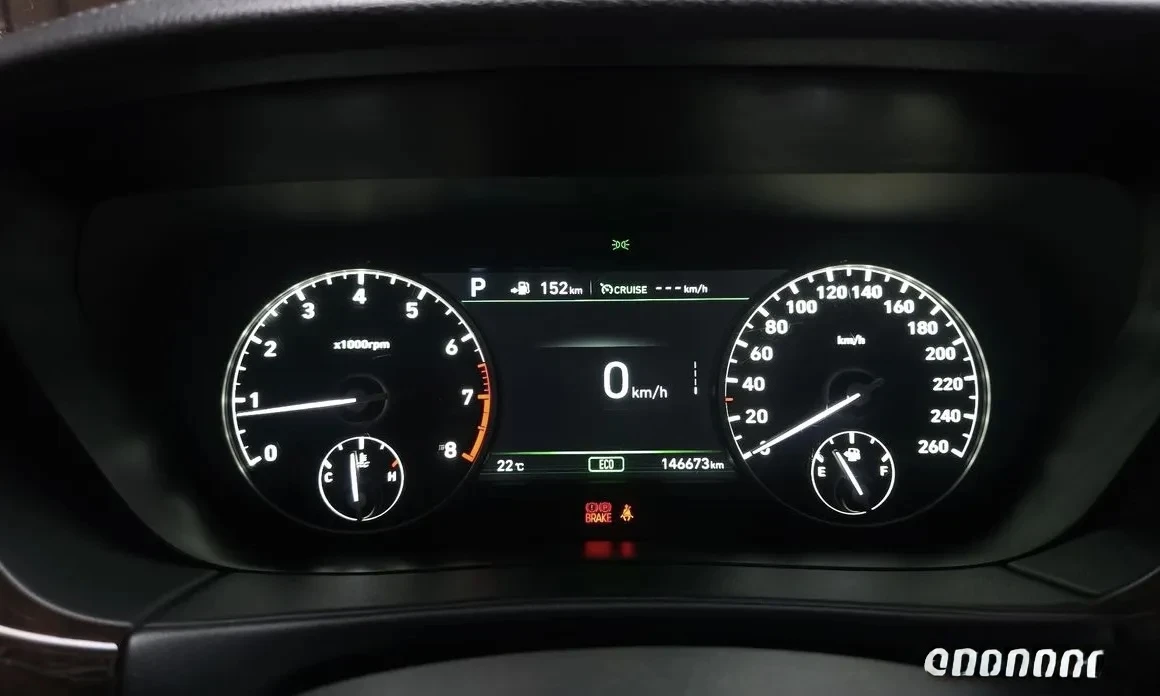 Genesis G90 EQ900 Luxury 3.8 GDI, снимка 9 - Автомобили и джипове - 54804648