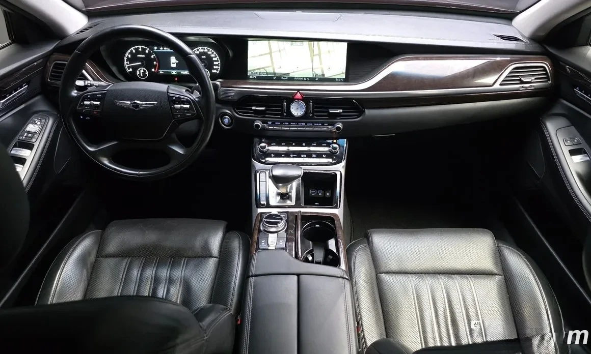 Genesis G90 EQ900 Luxury 3.8 GDI, снимка 4 - Автомобили и джипове - 54804648