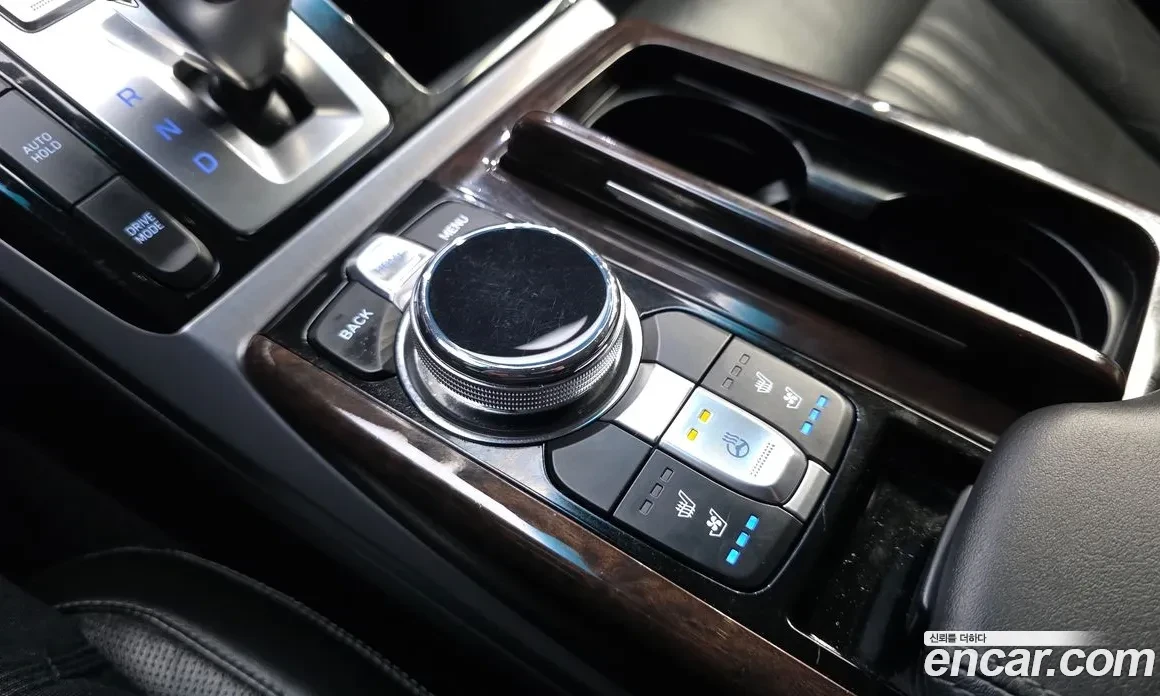 Genesis G90 EQ900 Luxury 3.8 GDI, снимка 15 - Автомобили и джипове - 54804648
