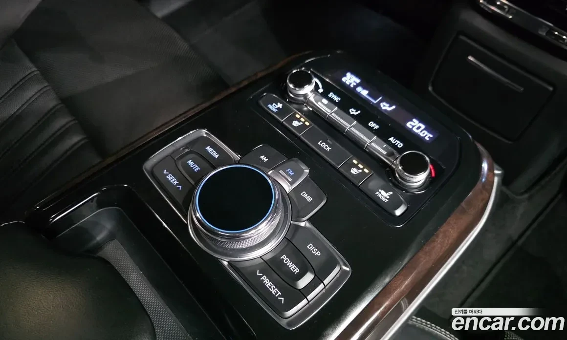 Genesis G90 EQ900 Luxury 3.8 GDI, снимка 14 - Автомобили и джипове - 54804648