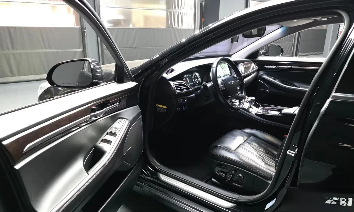 Genesis G90 EQ900 Luxury 3.8 GDI, снимка 7 - Автомобили и джипове - 54804648
