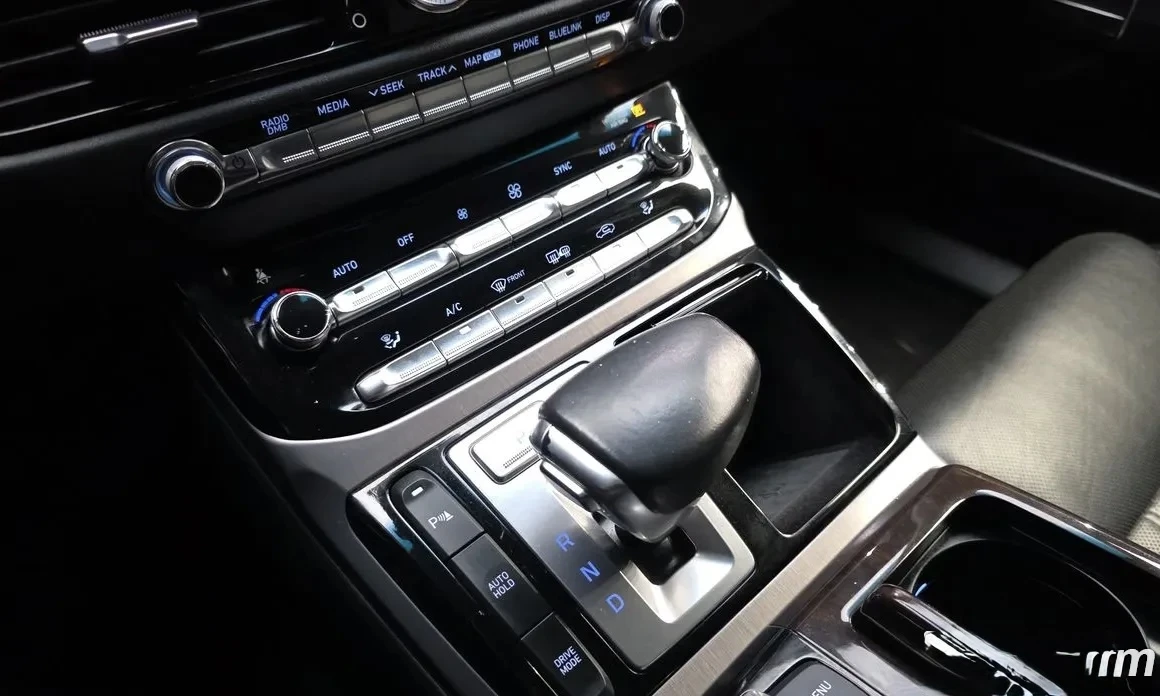 Genesis G90 EQ900 Luxury 3.8 GDI, снимка 8 - Автомобили и джипове - 54804648