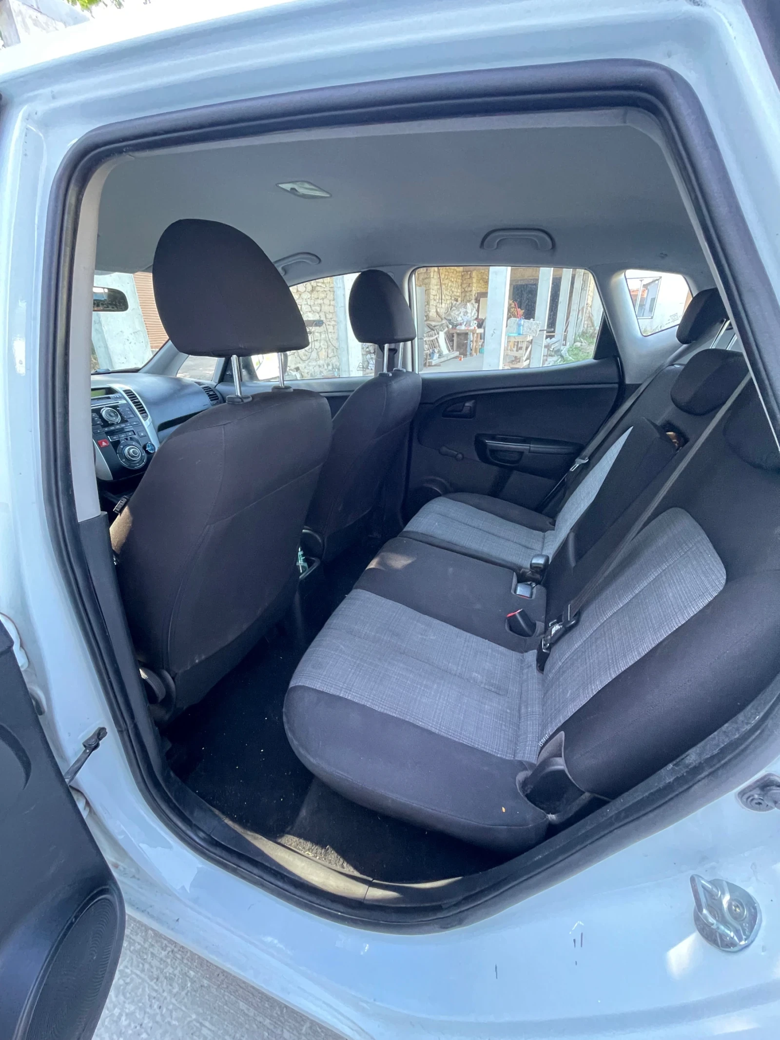 Kia Venga 1.4i 90 к.с. 2012 г. ГАЗ/РЕГИСТРИРАНА , снимка 8 - Автомобили и джипове - 55079541