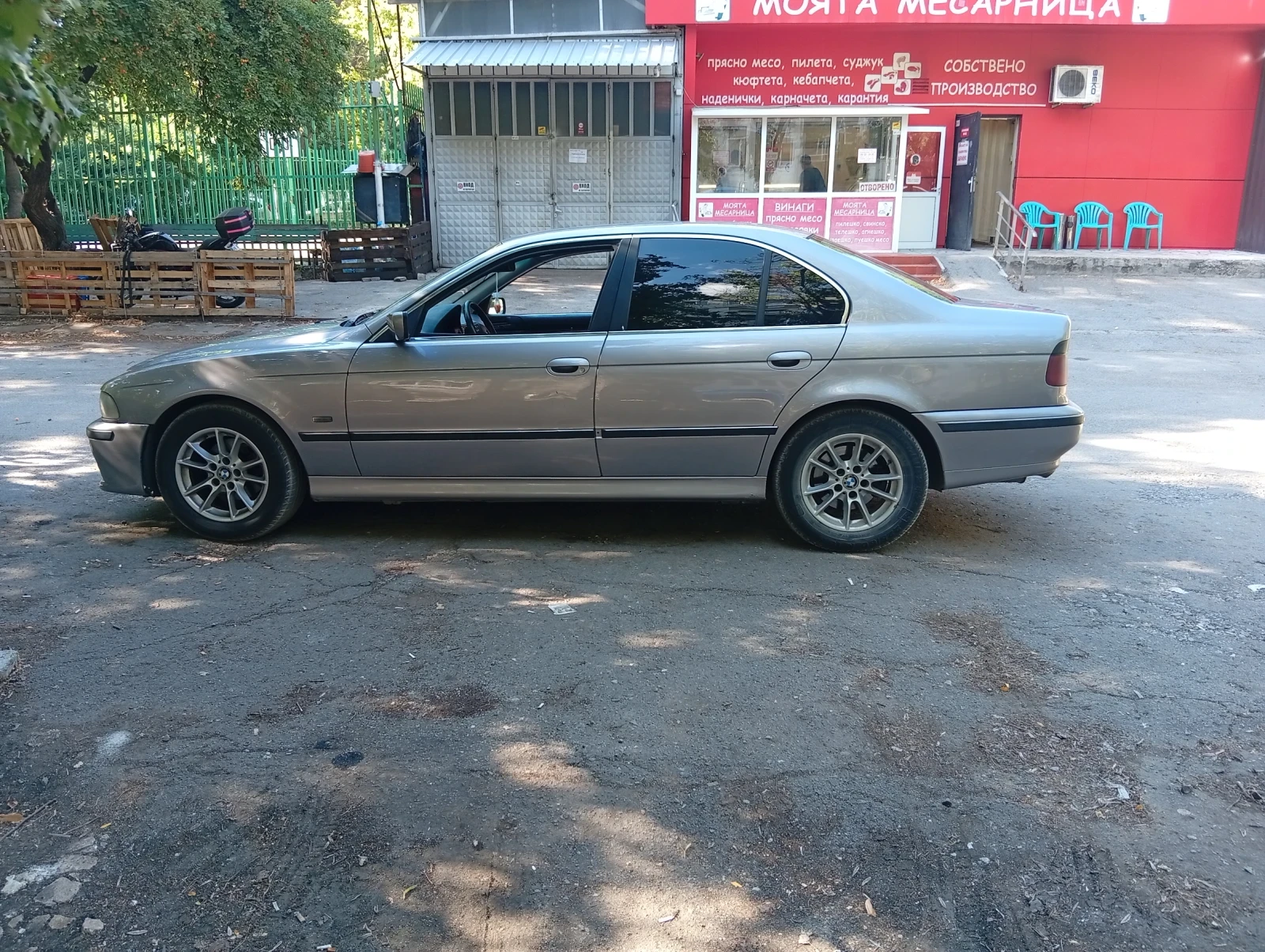 BMW 525, снимка 6 - Автомобили и джипове - 55544568