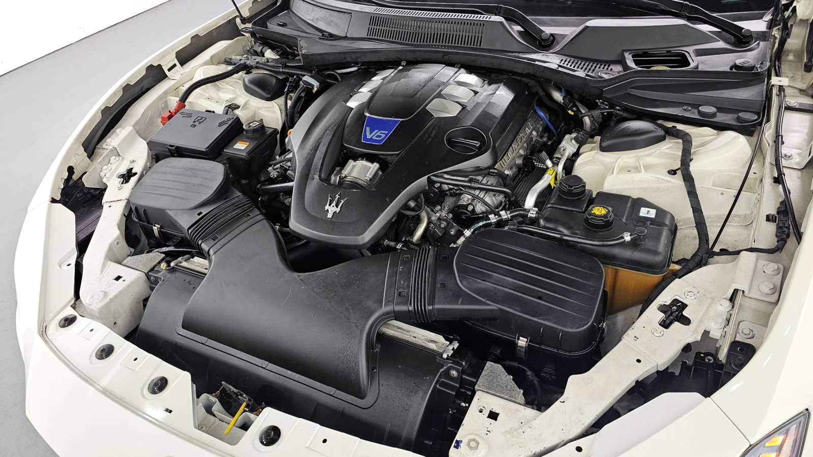Maserati Ghibli 3.0S* ЛЮК* КРАЙНА ЦЕНА, снимка 6 - Автомобили и джипове - 55595242