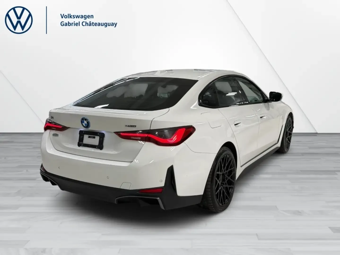 BMW i4 eDrive35* GRAN* COUPE* 360КАМЕРА* LANE* ASSIST* , снимка 2 - Автомобили и джипове - 56164398
