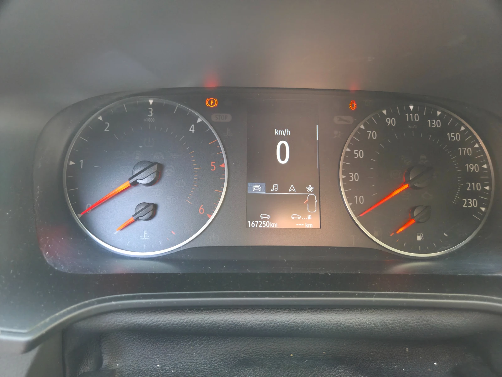 Renault Megane 1.5 dCi  ZEN, снимка 10 - Автомобили и джипове - 56409773