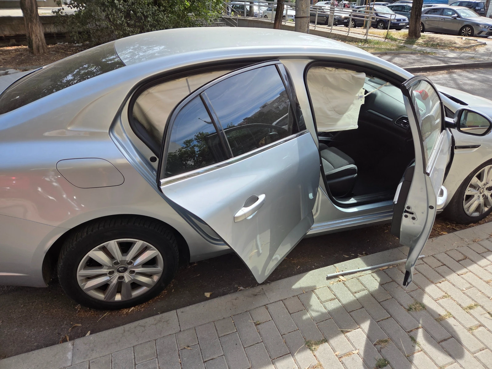 Renault Megane 1.5 dCi  ZEN, снимка 6 - Автомобили и джипове - 56409773