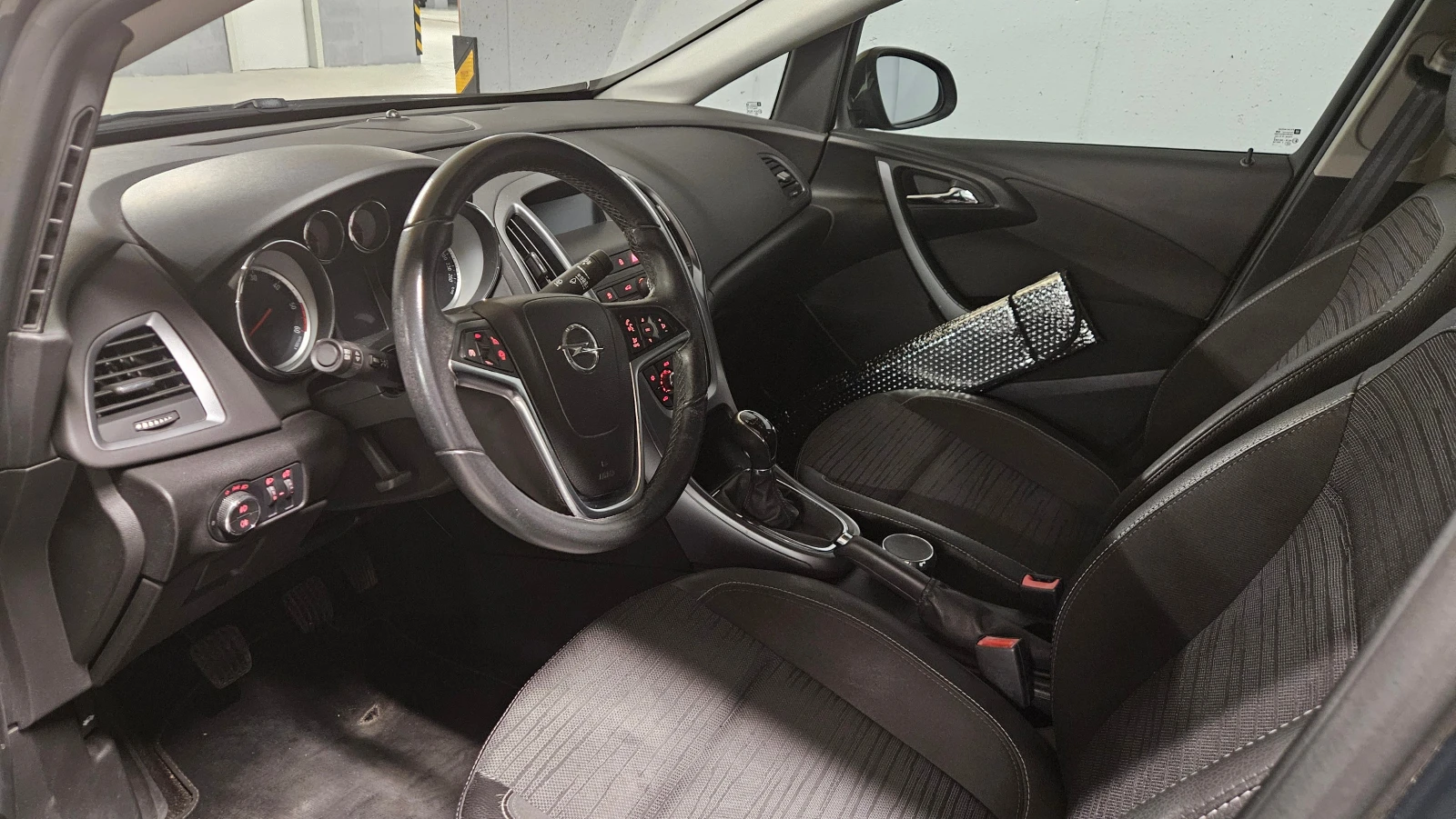 Opel Astra J 1.6  CDTI, снимка 6 - Автомобили и джипове - 56587327