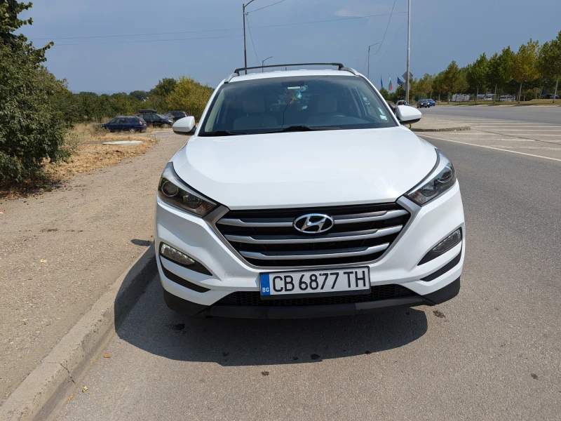 Hyundai Tucson 2.0L, снимка 1 - Автомобили и джипове - 46927813