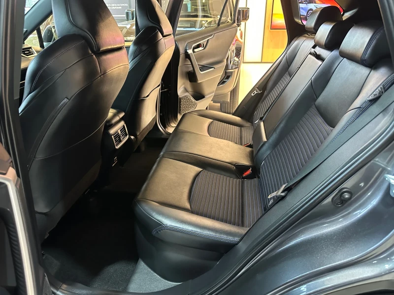 Toyota Rav4 Style* 4x4, снимка 10 - Автомобили и джипове - 52652935