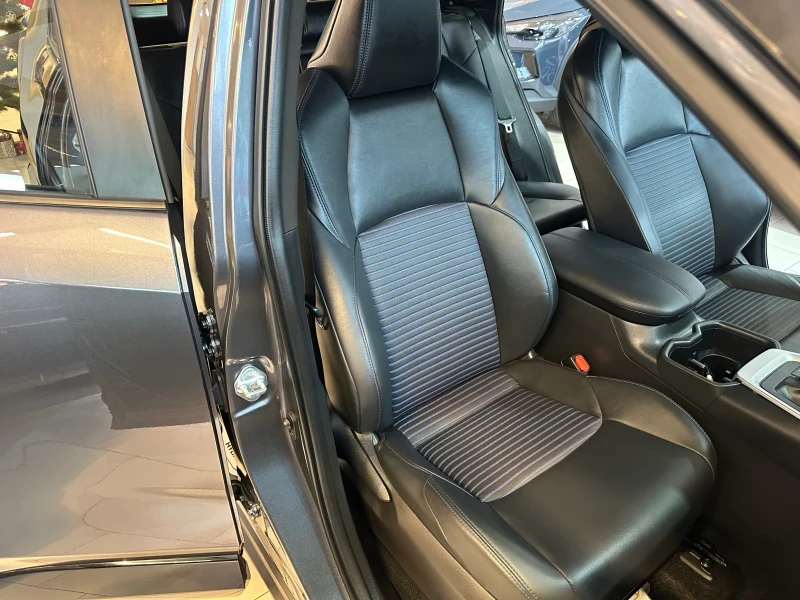 Toyota Rav4 Style* 4x4, снимка 8 - Автомобили и джипове - 52652935