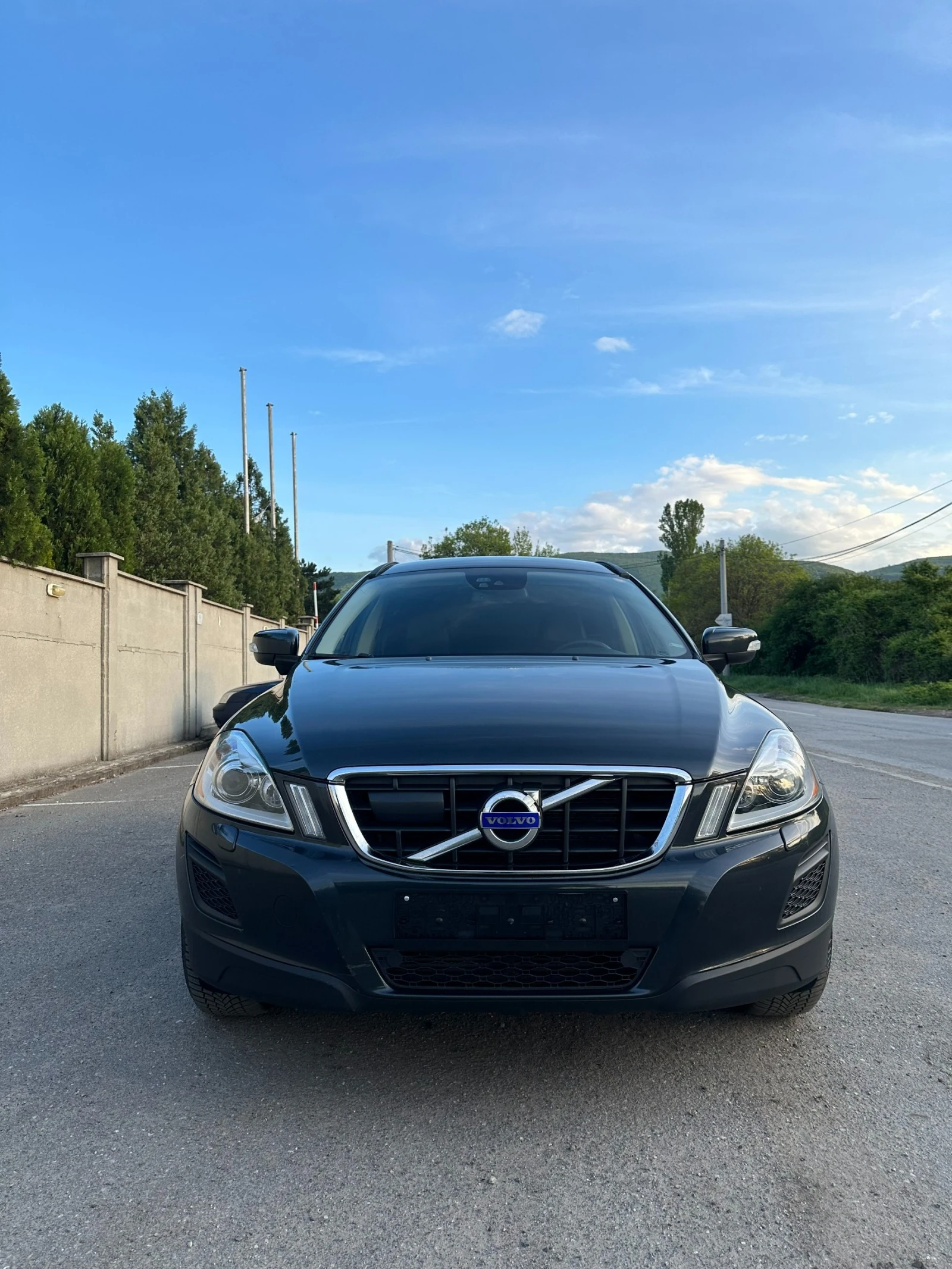 Volvo XC60 D5 215 - изображение 2