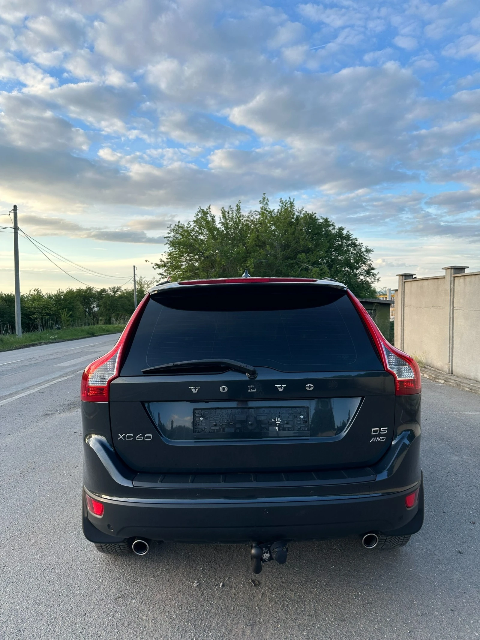 Volvo XC60 D5 215 - изображение 6