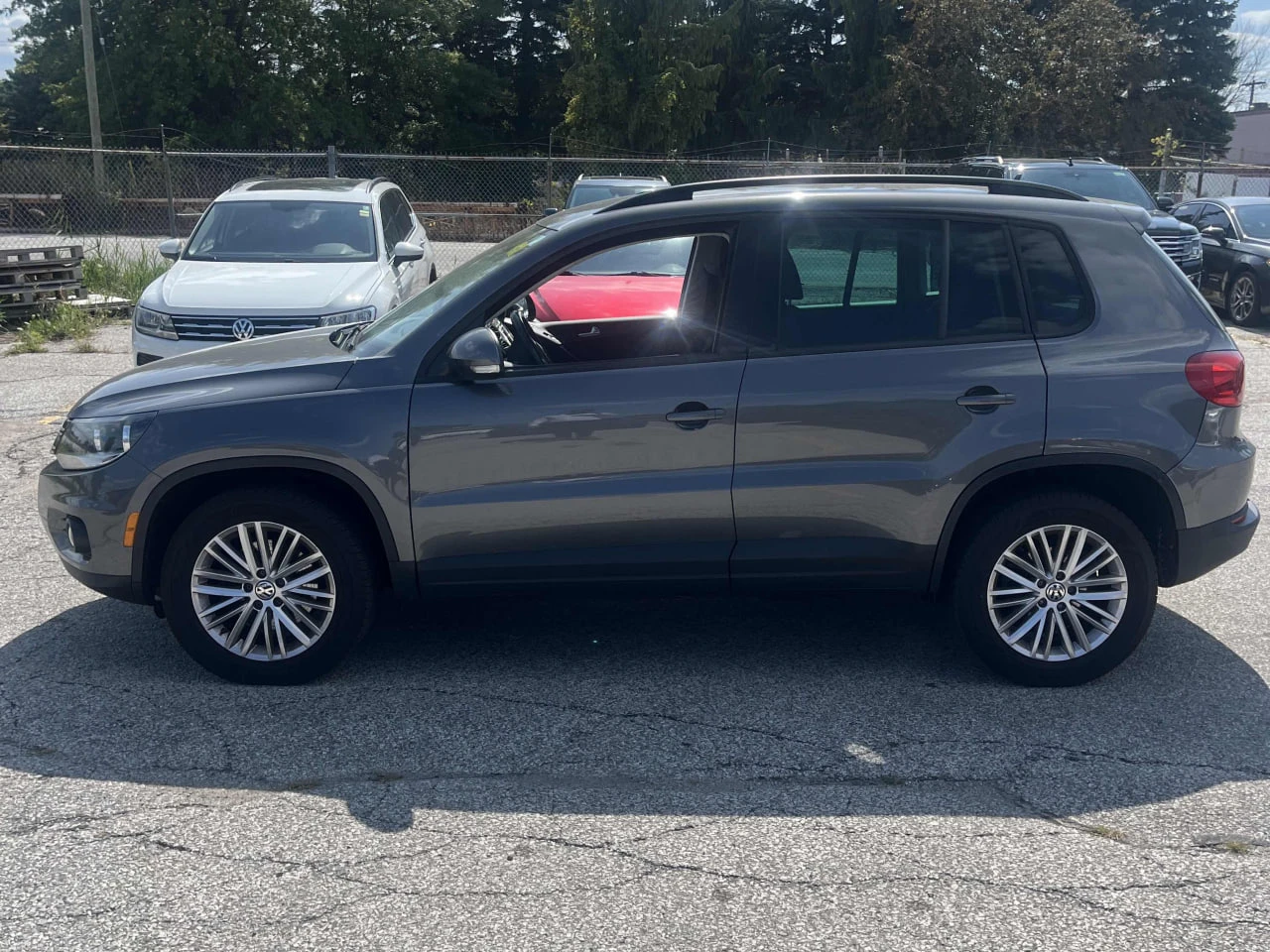 VW Tiguan CARFAX* АВТОФИНАНСИРАНЕ* БЕЗ ПЪРВОНАЧАЛНА ВНОСКА*  - изображение 2