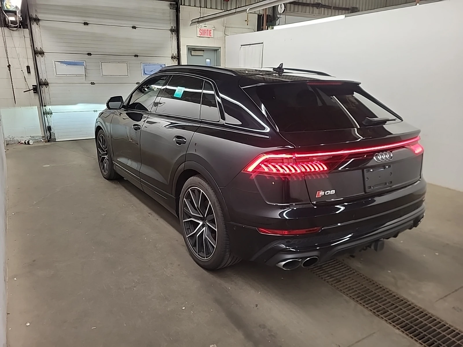 Audi SQ8 4.0 TFSI QUATTRO* CARFAX * БЕЗ ПЪРВОНАЧАЛНА ВНОСКА - изображение 4