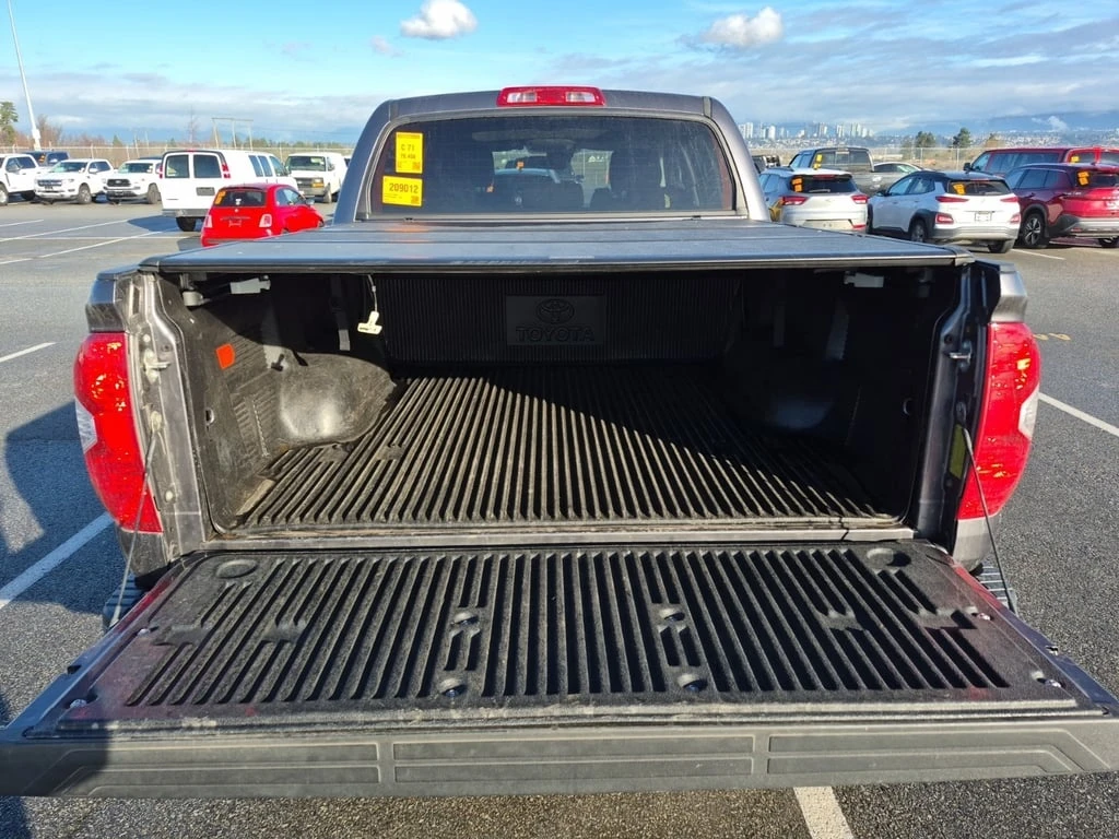 Toyota Tundra SR5 PLUS CREW CAB SHORT BED | CARFAX - изображение 4