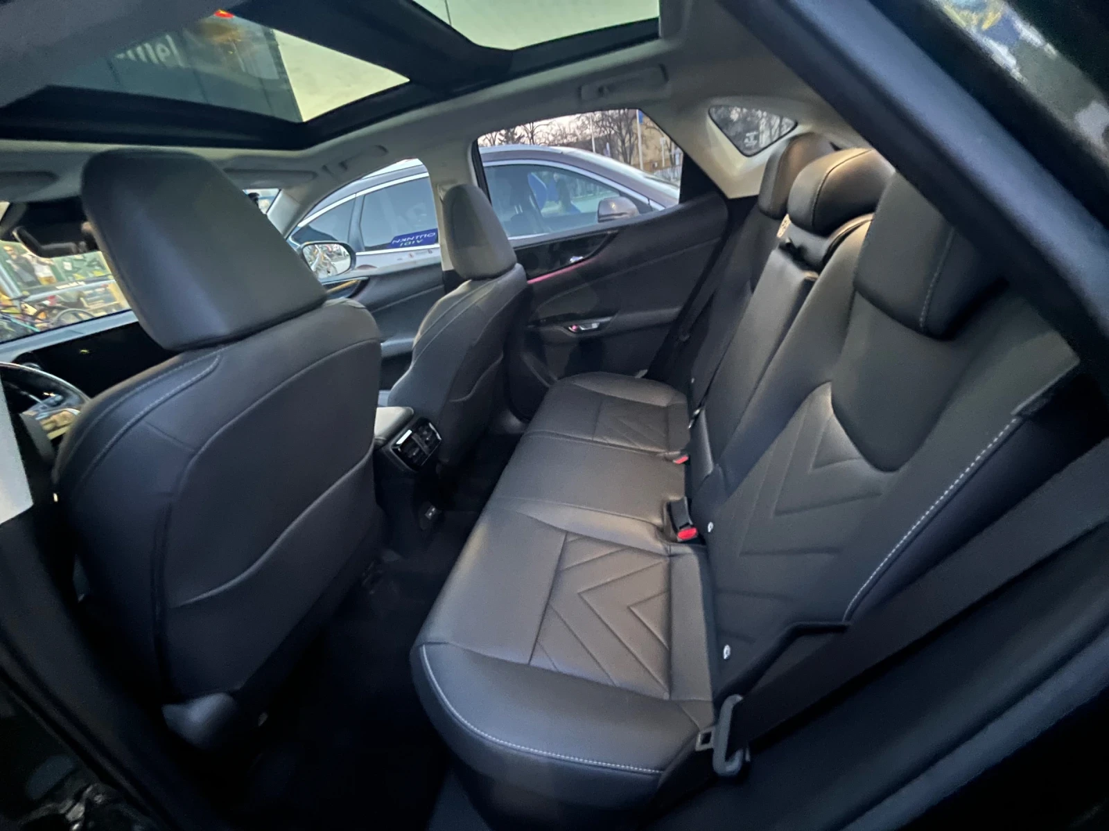 Lexus NX 350h, снимка 13 - Автомобили и джипове - 53748569