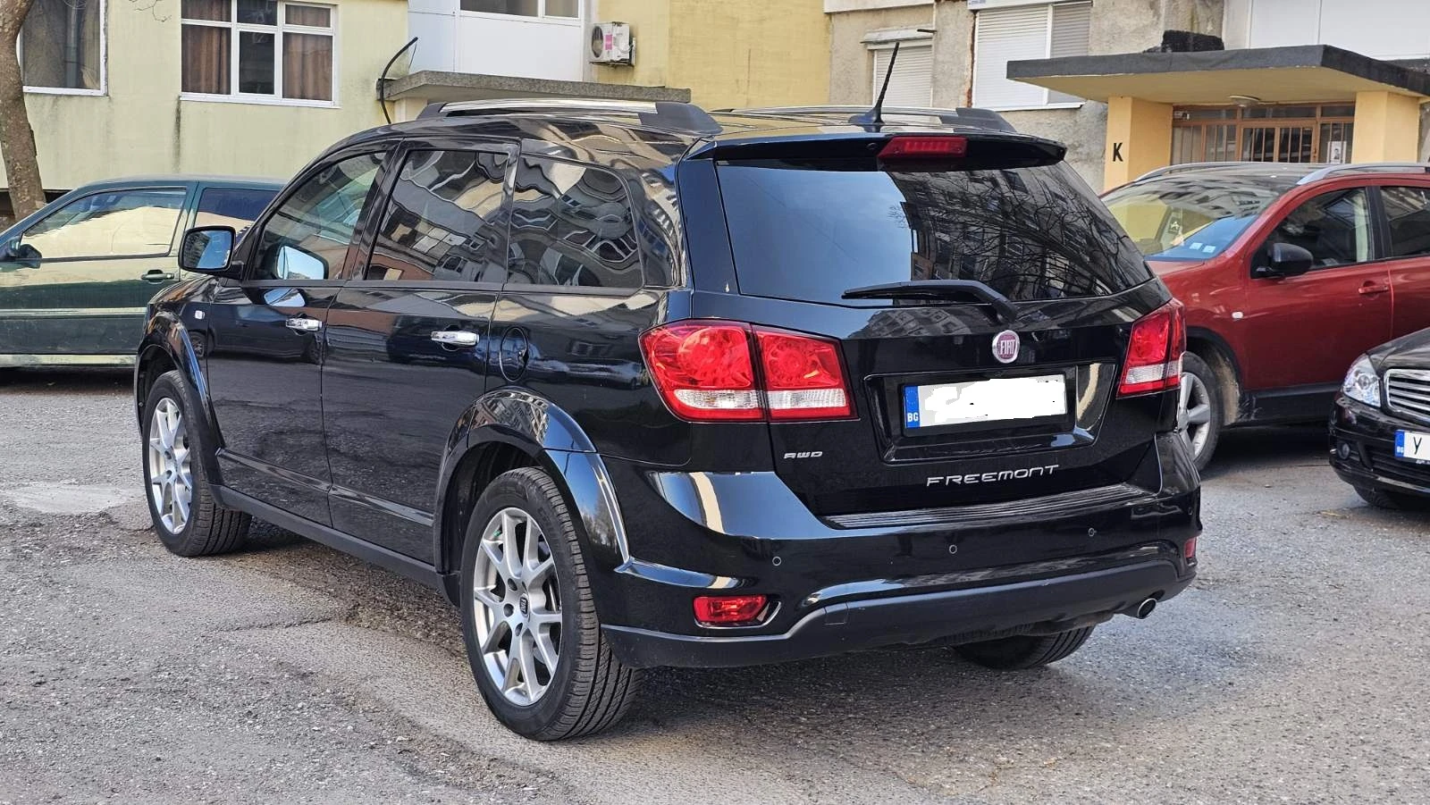 Fiat Freemont 2.0Mjet/170/4x4 Първи собственик!!! Автомат!, снимка 4 - Автомобили и джипове - 53850146