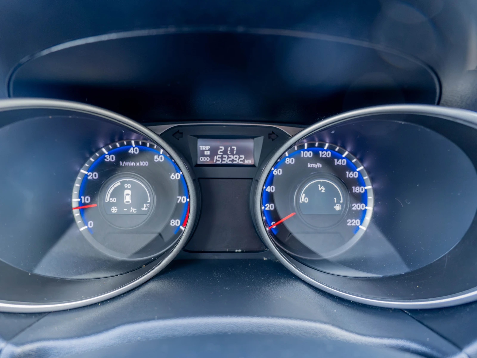 Hyundai IX35 1.6i Facelift НАВИГАЦИЯ КАМЕРА КЛИМАТРОНИК, снимка 14 - Автомобили и джипове - 53945210